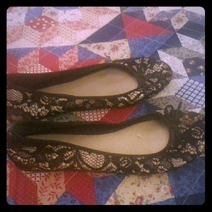 Lace flats